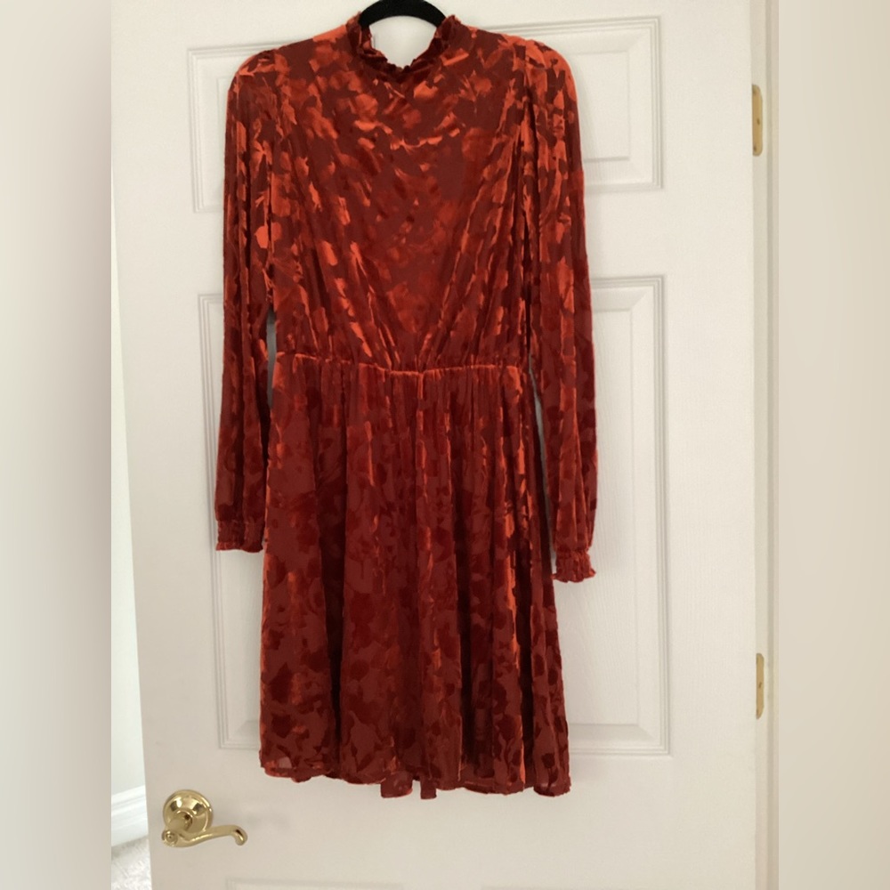 Banana Republic Crushed velvet dress Small. Never worn.